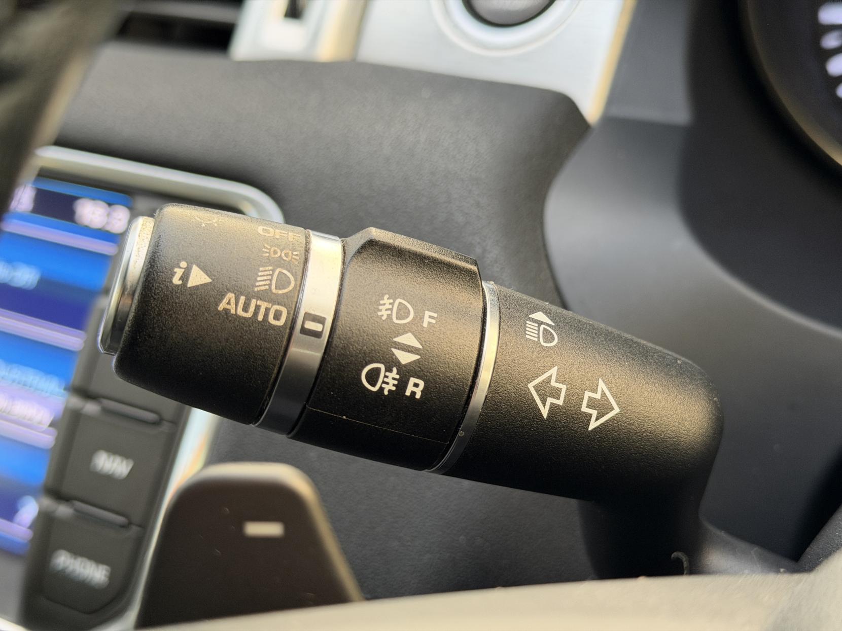 Land Rover Range Rover Evoque 2.2 SD4 Pure SUV 5dr Diesel Auto 4WD Euro 5 (190 ps)