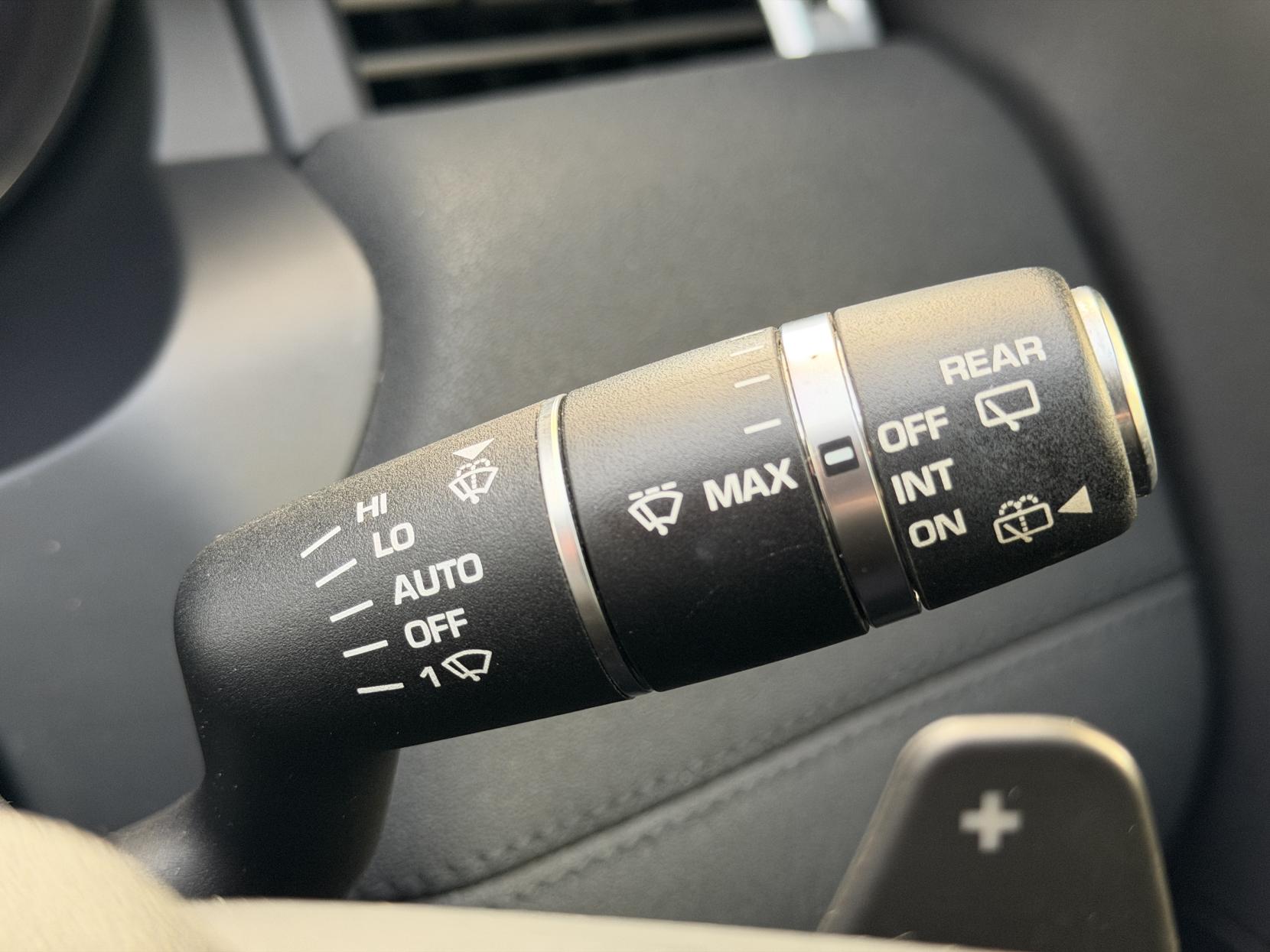 Land Rover Range Rover Evoque 2.2 SD4 Pure SUV 5dr Diesel Auto 4WD Euro 5 (190 ps)