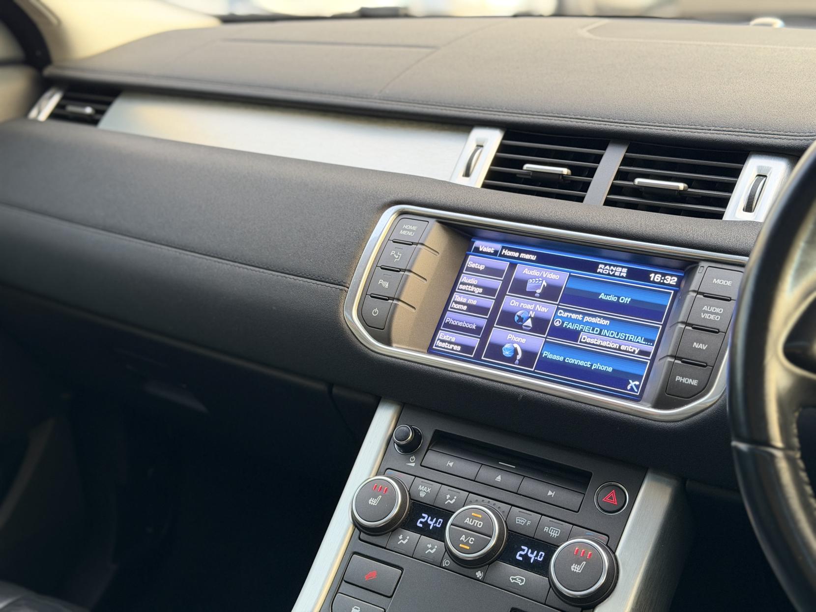 Land Rover Range Rover Evoque 2.2 SD4 Pure SUV 5dr Diesel Auto 4WD Euro 5 (190 ps)