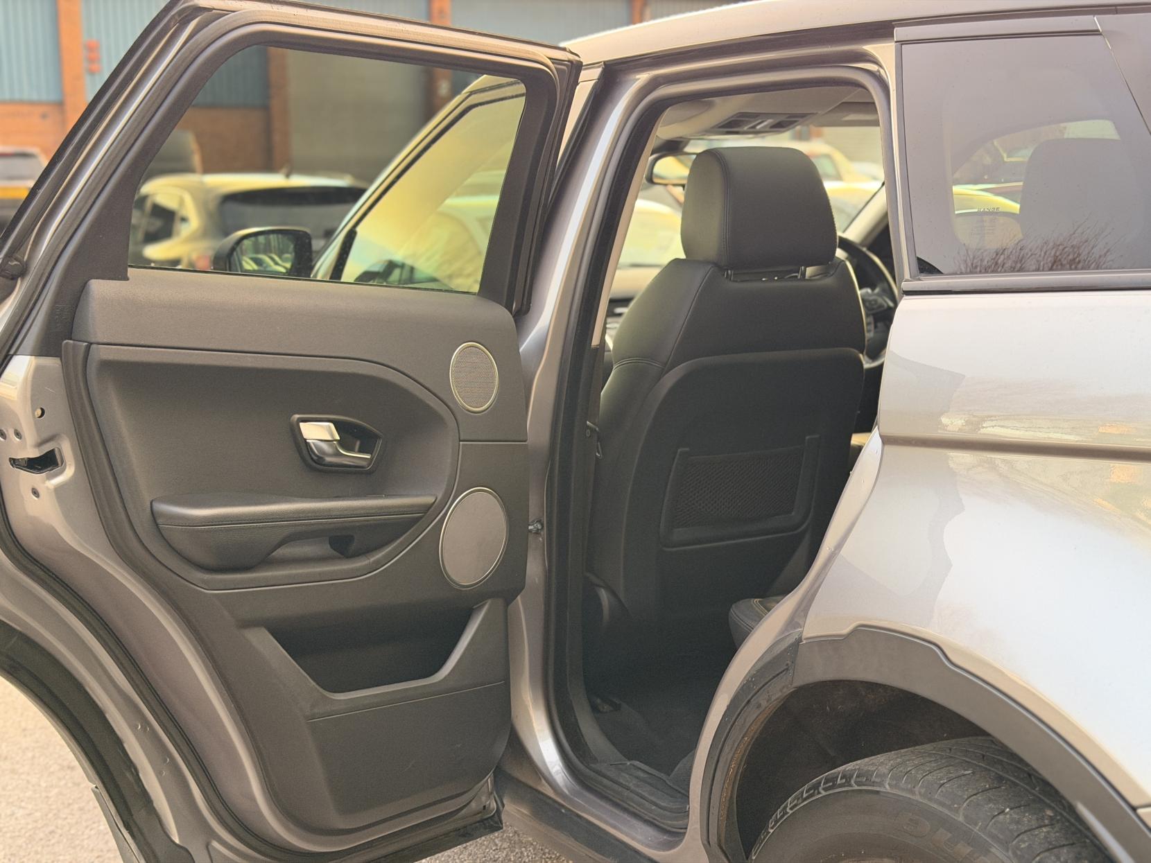 Land Rover Range Rover Evoque 2.2 SD4 Pure SUV 5dr Diesel Auto 4WD Euro 5 (190 ps)