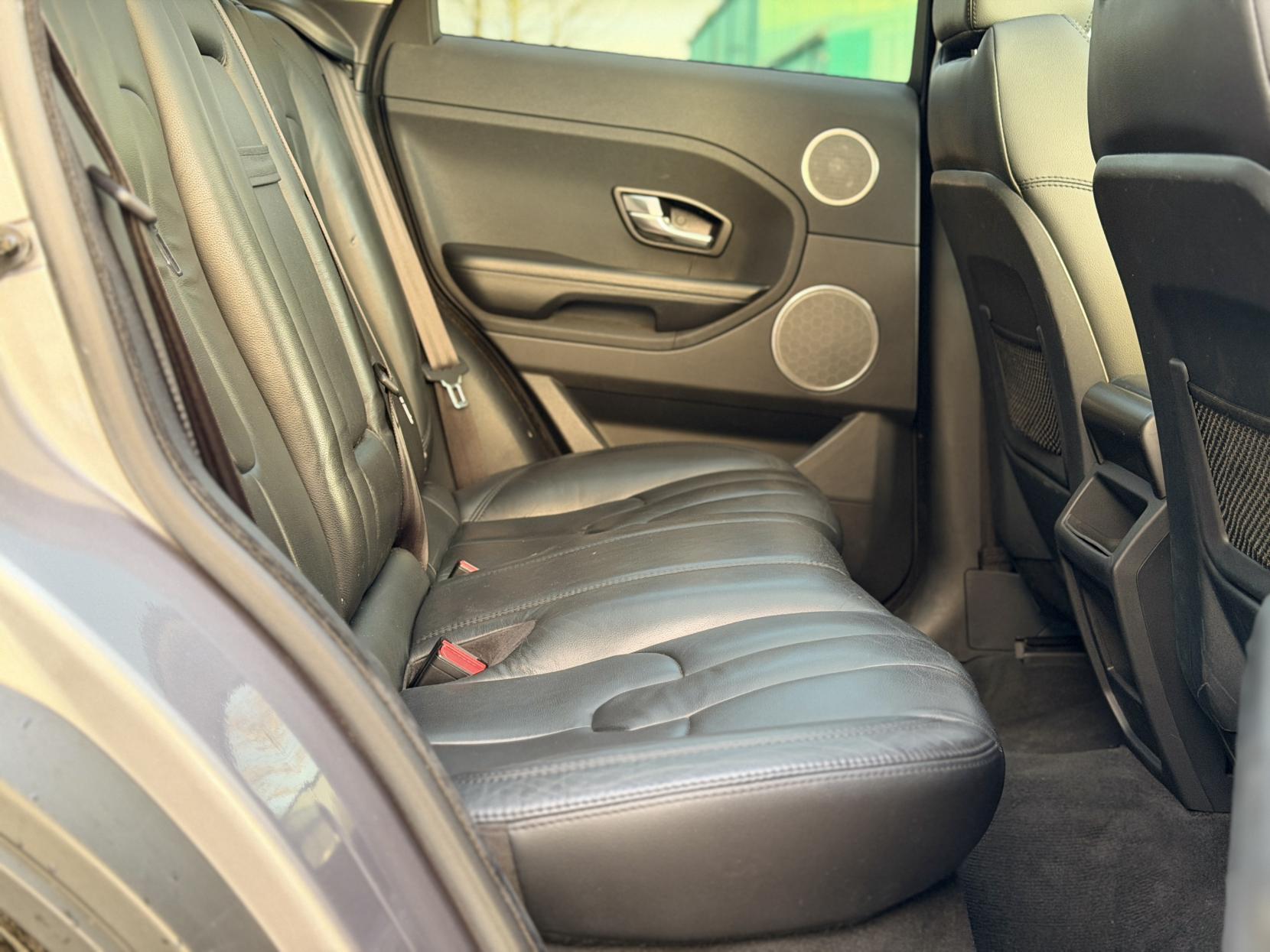 Land Rover Range Rover Evoque 2.2 SD4 Pure SUV 5dr Diesel Auto 4WD Euro 5 (190 ps)