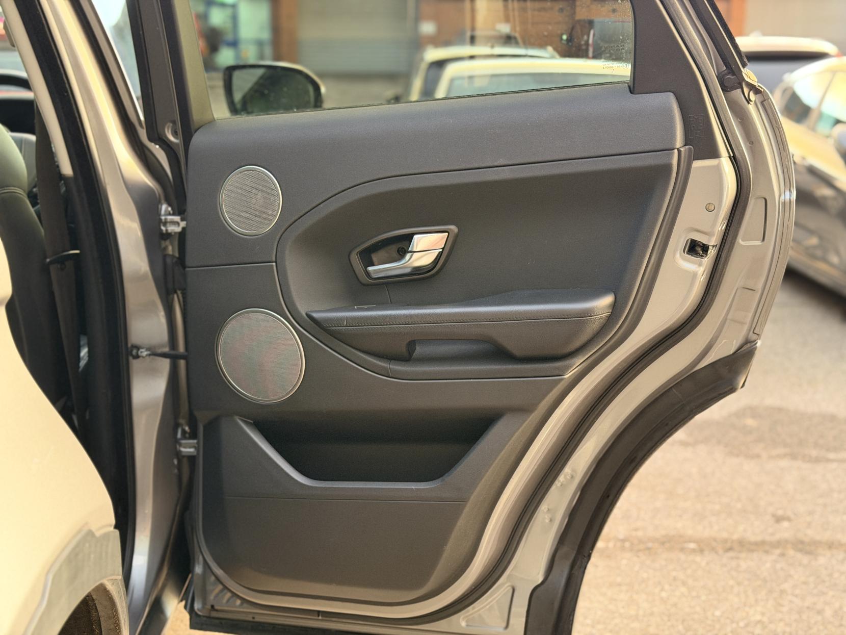 Land Rover Range Rover Evoque 2.2 SD4 Pure SUV 5dr Diesel Auto 4WD Euro 5 (190 ps)