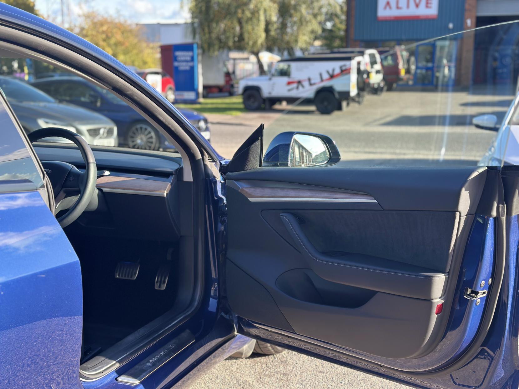 Tesla Model 3 (Dual Motor) Long Range Saloon 4dr Electric Auto 4WDE (346 ps)