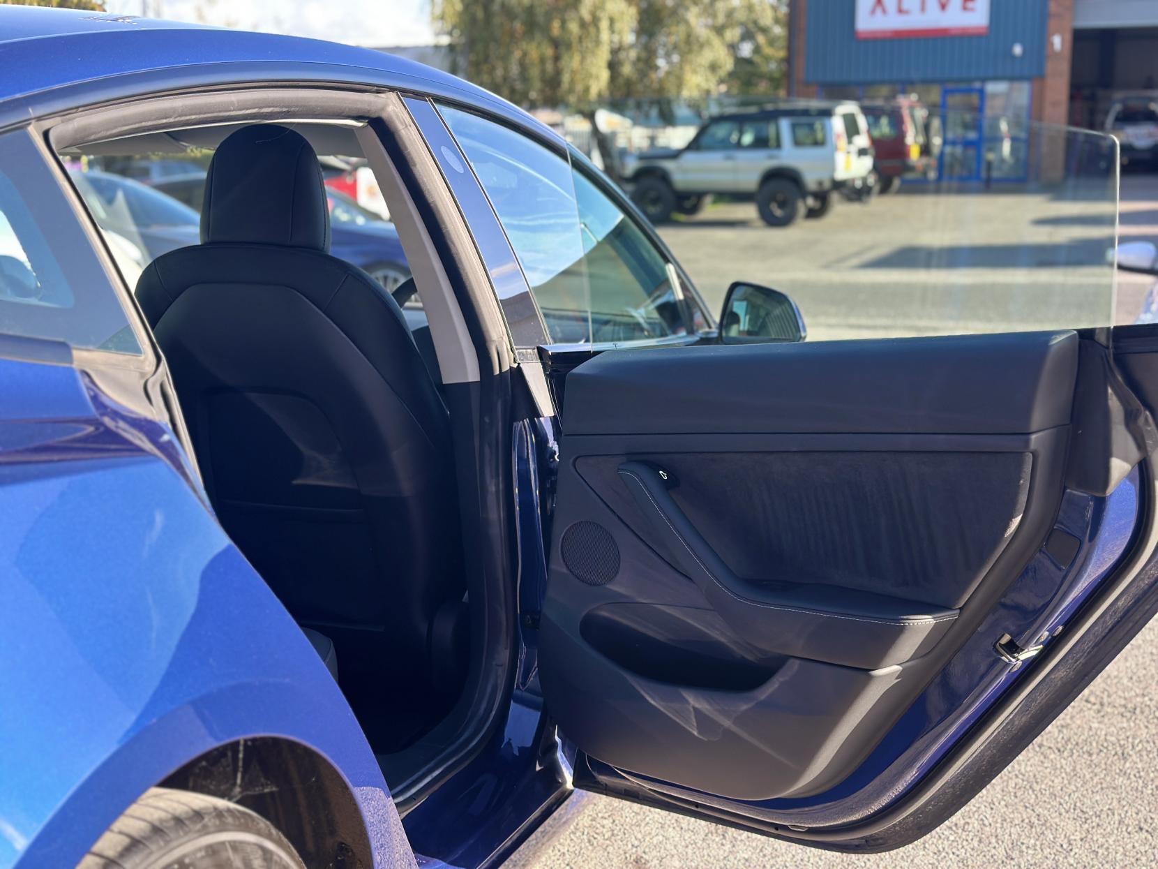 Tesla Model 3 (Dual Motor) Long Range Saloon 4dr Electric Auto 4WDE (346 ps)