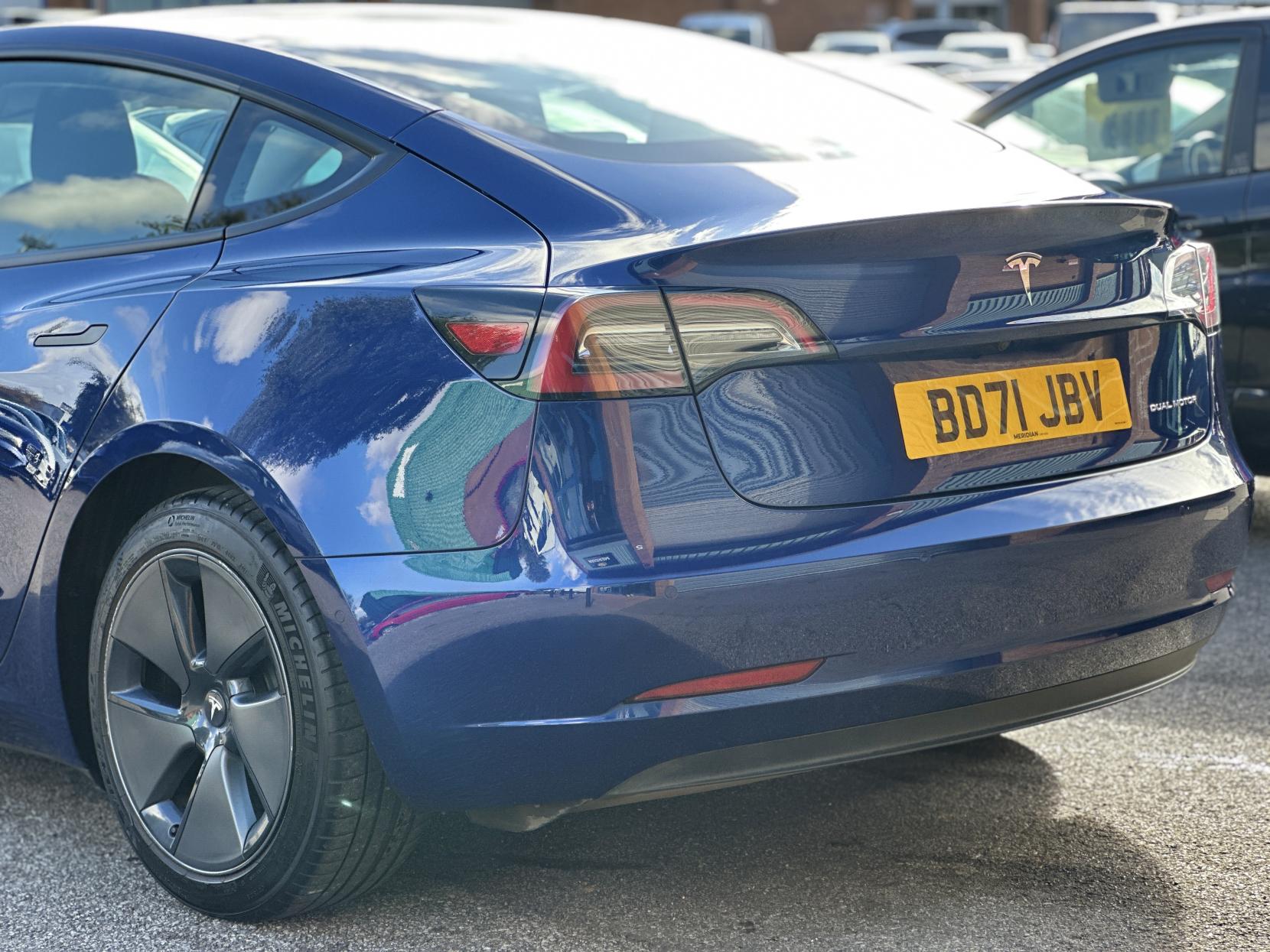 Tesla Model 3 (Dual Motor) Long Range Saloon 4dr Electric Auto 4WDE (346 ps)