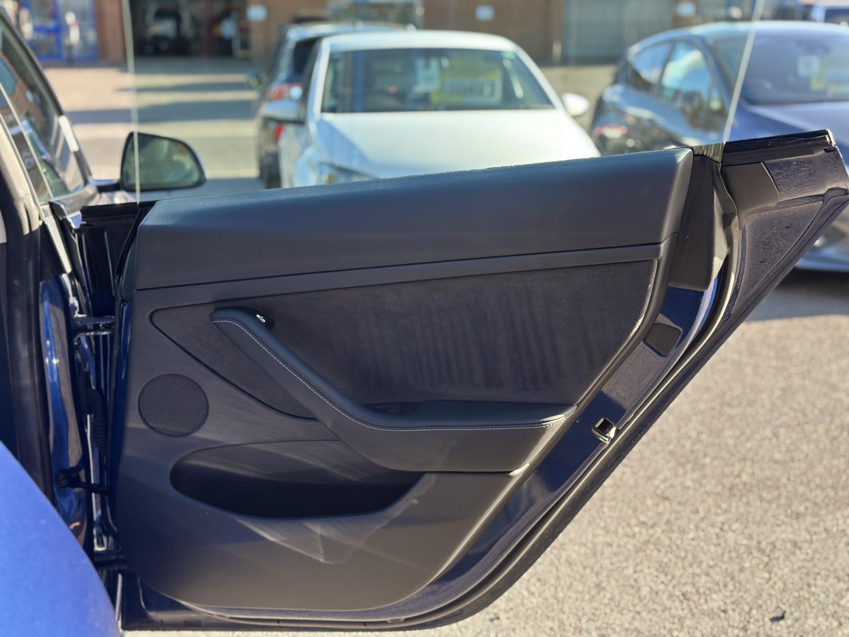 Tesla Model 3 (Dual Motor) Long Range Saloon 4dr Electric Auto 4WDE (346 ps)