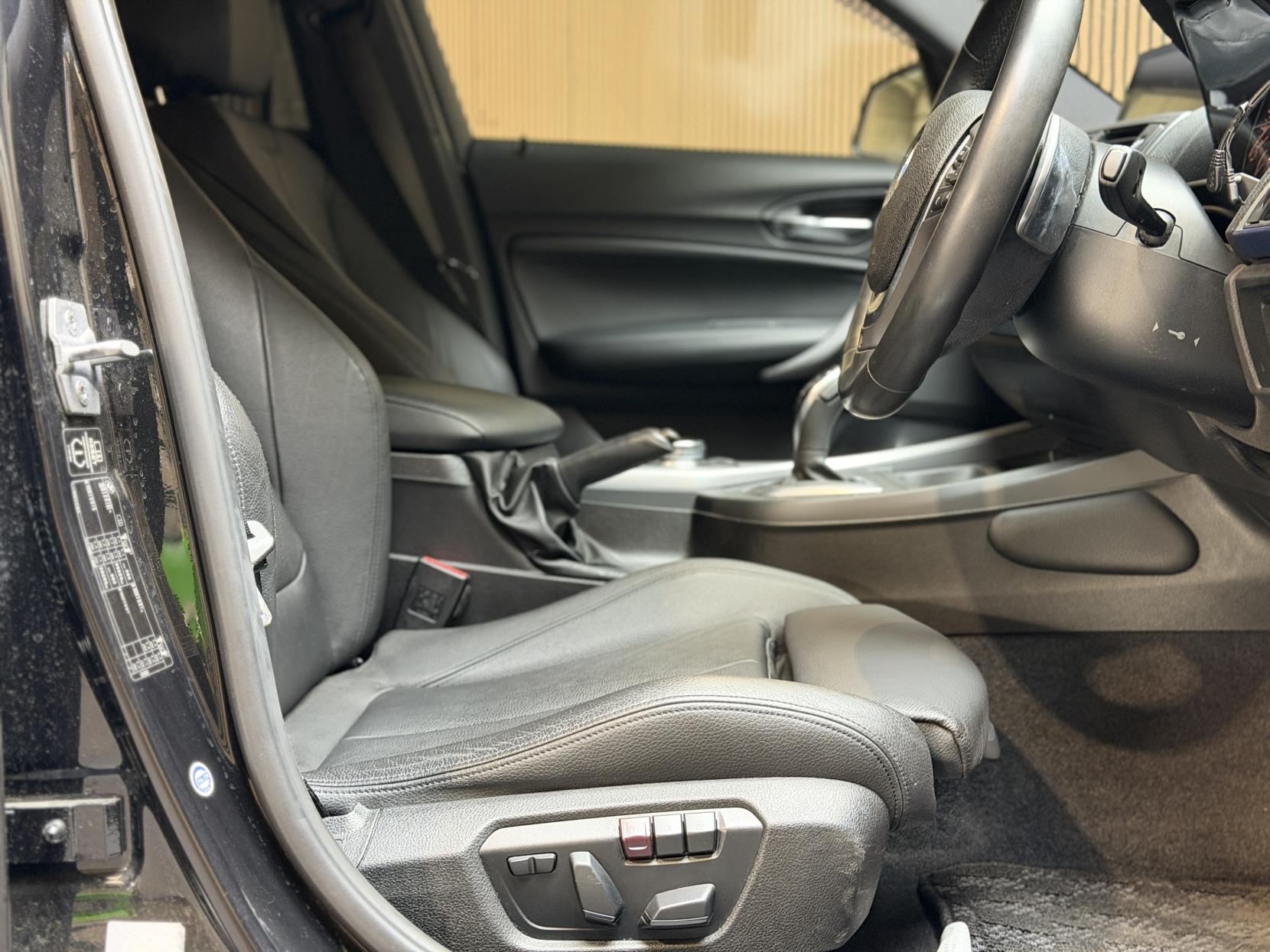 BMW 1 Series 3.0 M135i Hatchback 5dr Petrol Auto Euro 5 (s/s) (320 ps)