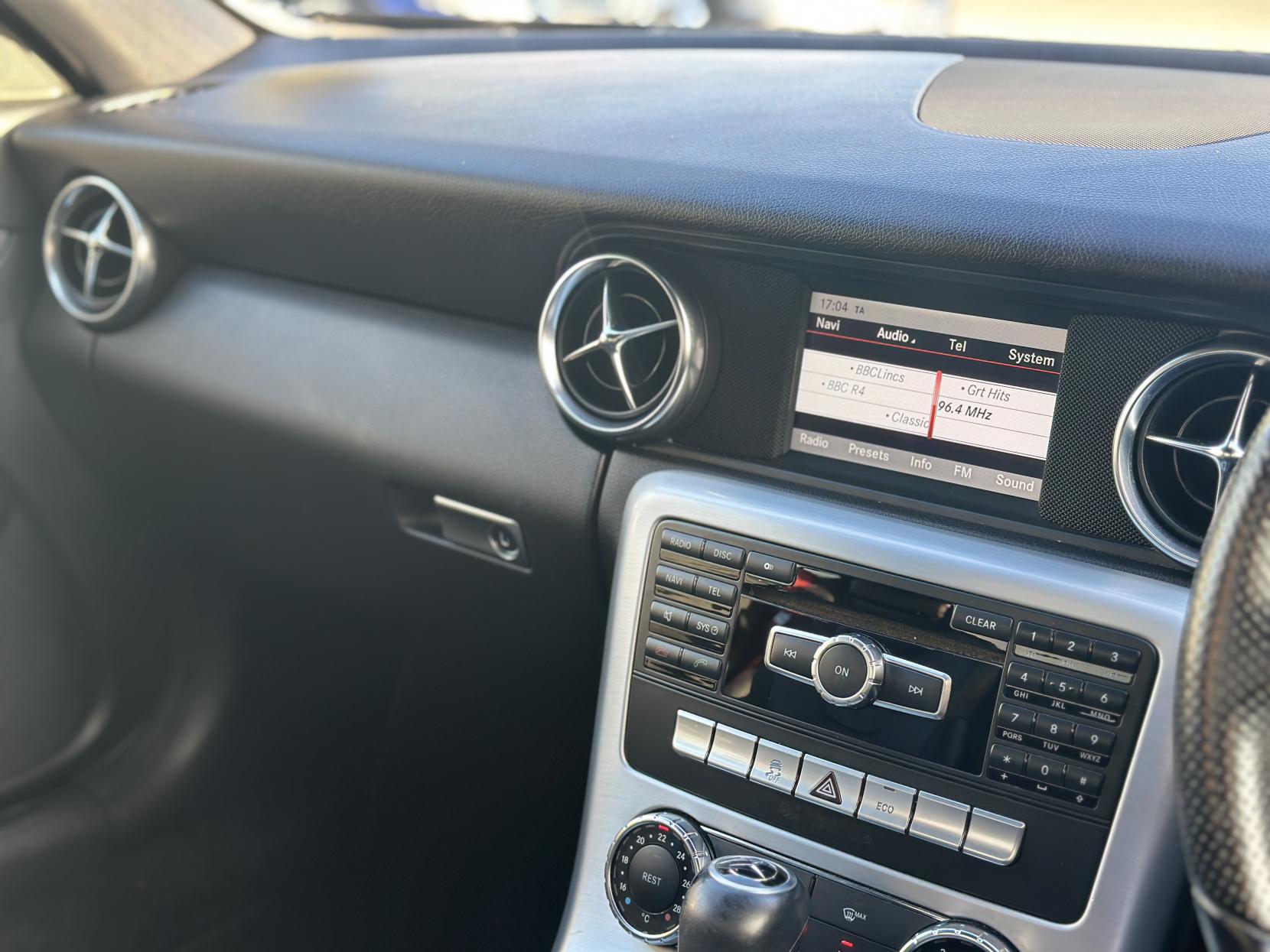 Mercedes-Benz SLK 2.1 SLK250 CDI BlueEfficiency AMG Sport Convertible 2dr Diesel G-Tronic+ Euro 5 (s/s) (204 ps)