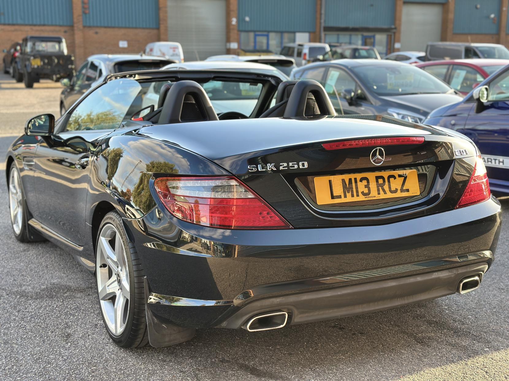Mercedes-Benz SLK 2.1 SLK250 CDI BlueEfficiency AMG Sport Convertible 2dr Diesel G-Tronic+ Euro 5 (s/s) (204 ps)