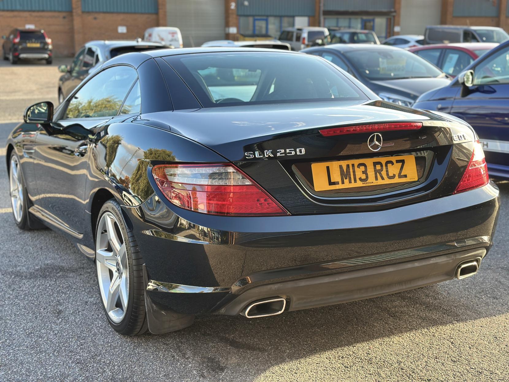 Mercedes-Benz SLK 2.1 SLK250 CDI BlueEfficiency AMG Sport Convertible 2dr Diesel G-Tronic+ Euro 5 (s/s) (204 ps)