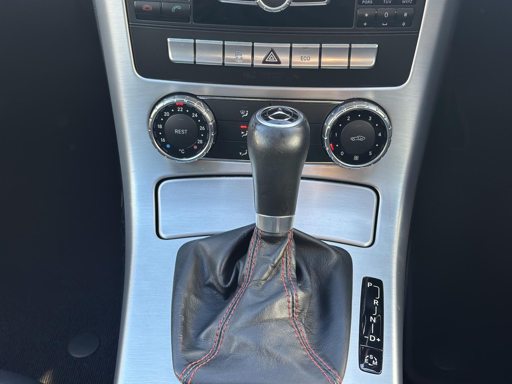 Mercedes-Benz SLK 2.1 SLK250 CDI BlueEfficiency AMG Sport Convertible 2dr Diesel G-Tronic+ Euro 5 (s/s) (204 ps)