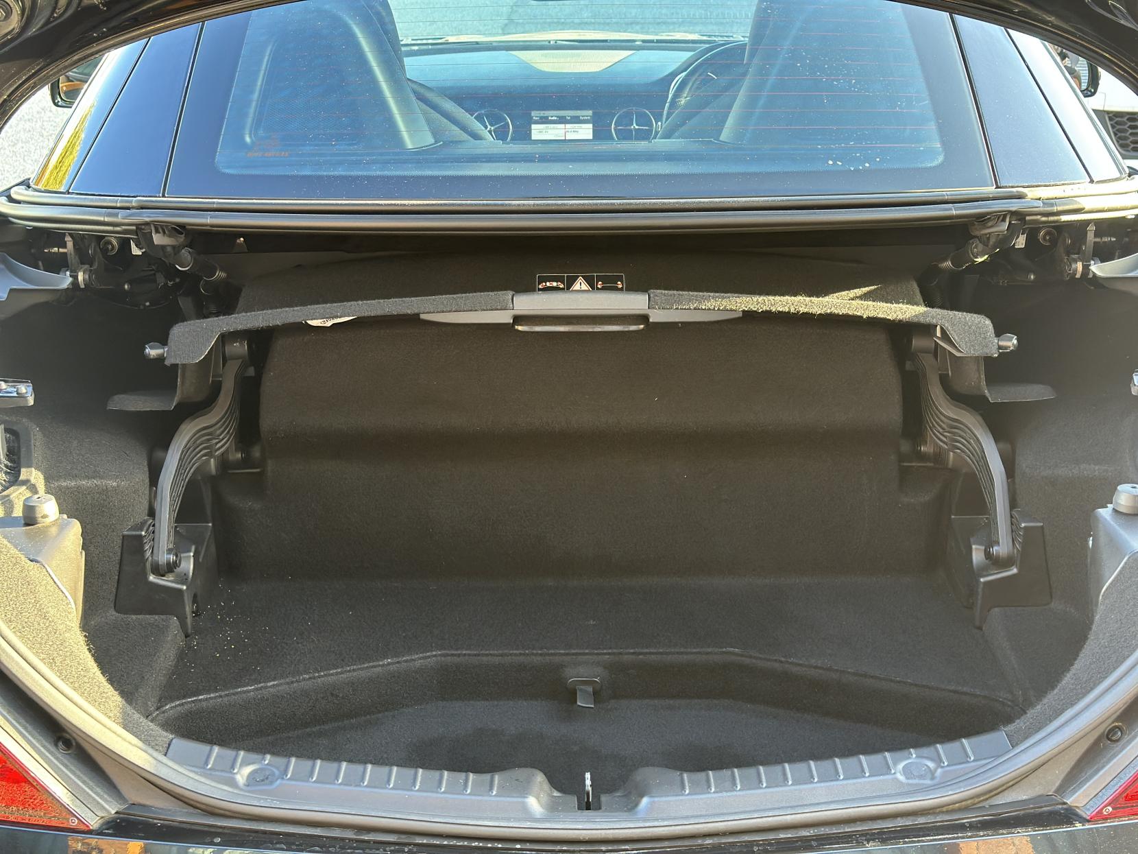 Mercedes-Benz SLK 2.1 SLK250 CDI BlueEfficiency AMG Sport Convertible 2dr Diesel G-Tronic+ Euro 5 (s/s) (204 ps)