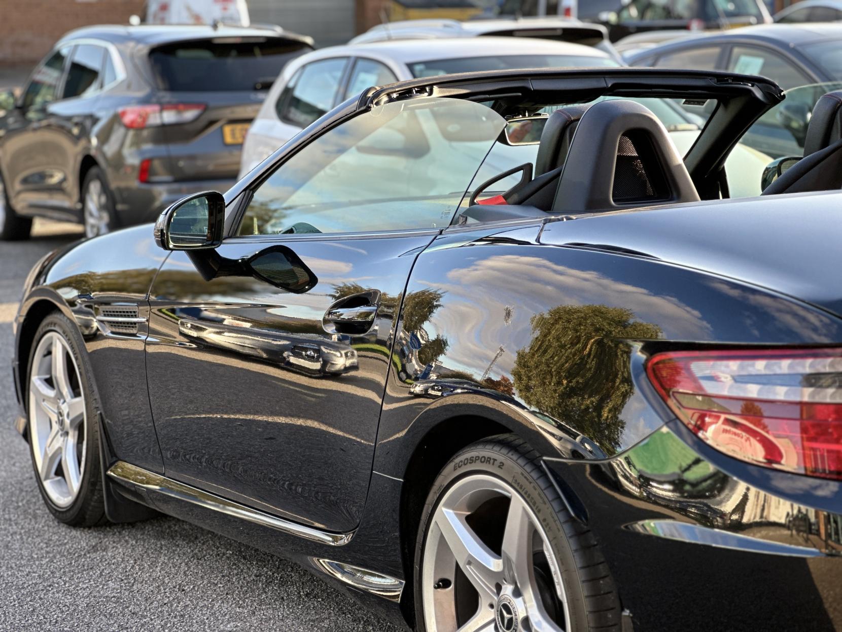 Mercedes-Benz SLK 2.1 SLK250 CDI BlueEfficiency AMG Sport Convertible 2dr Diesel G-Tronic+ Euro 5 (s/s) (204 ps)