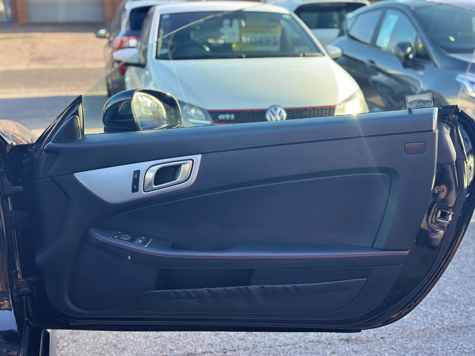 Mercedes-Benz SLK 2.1 SLK250 CDI BlueEfficiency AMG Sport Convertible 2dr Diesel G-Tronic+ Euro 5 (s/s) (204 ps)