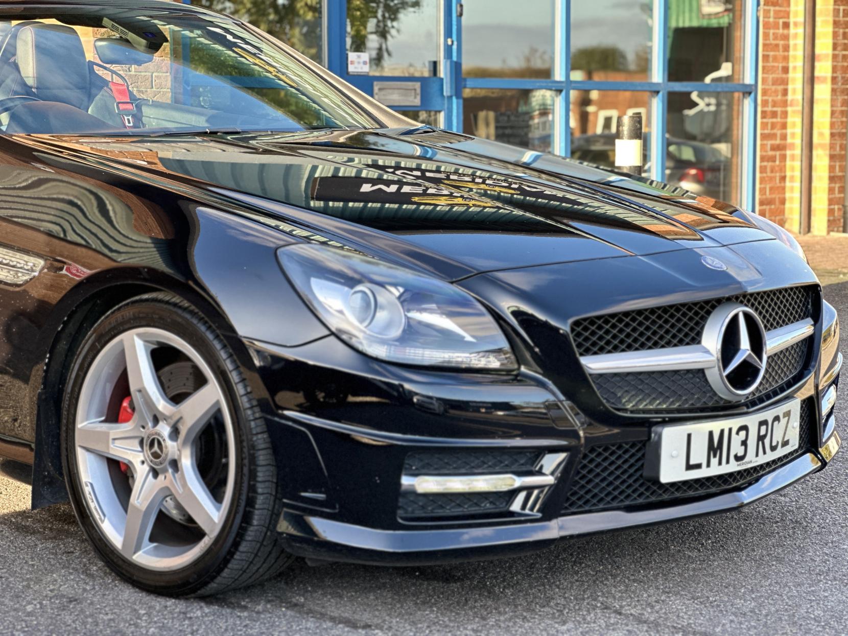 Mercedes-Benz SLK 2.1 SLK250 CDI BlueEfficiency AMG Sport Convertible 2dr Diesel G-Tronic+ Euro 5 (s/s) (204 ps)