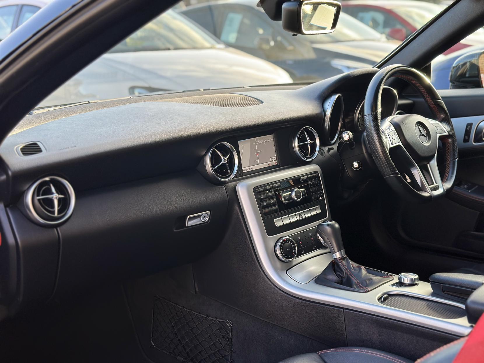 Mercedes-Benz SLK 2.1 SLK250 CDI BlueEfficiency AMG Sport Convertible 2dr Diesel G-Tronic+ Euro 5 (s/s) (204 ps)