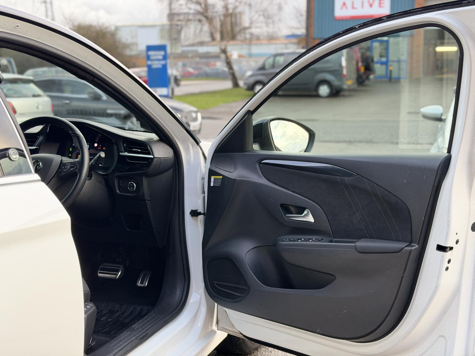 Vauxhall Corsa Electric 50kWh Ultimate Hatchback 5dr Electric Auto (136 ps)