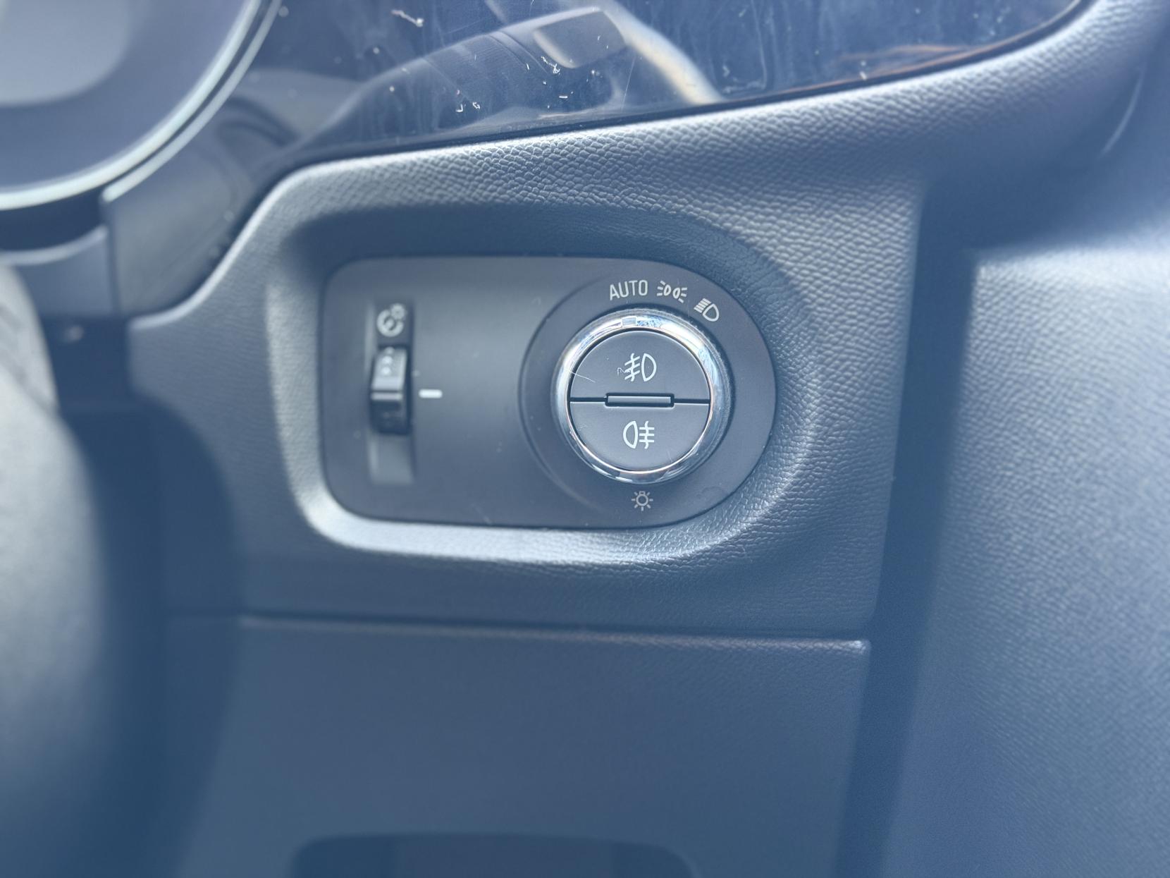 Vauxhall Corsa Electric 50kWh Ultimate Hatchback 5dr Electric Auto (136 ps)