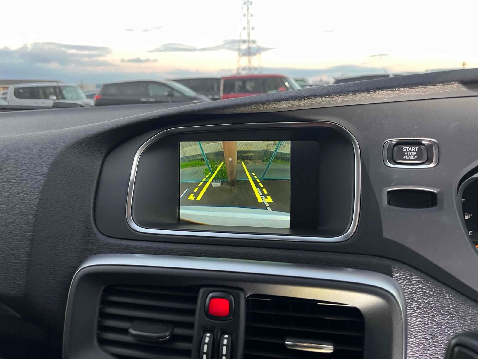 Volvo V40 1.6 T4 SE Nav Hatchback 5dr Petrol Powershift Euro 5 (s/s) (180 ps)