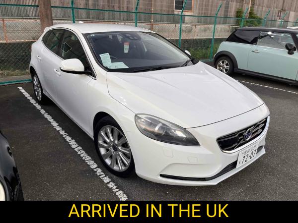 Volvo V40 1.6 T4 SE Nav Hatchback 5dr Petrol Powershift Euro 5 (s/s) (180 ps)