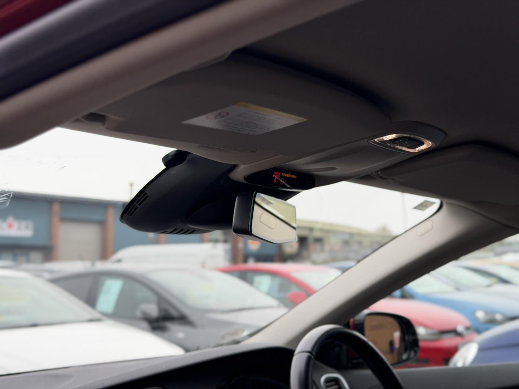 Volvo V40 1.6 T4 SE Hatchback 5dr Petrol Powershift Euro 5 (s/s) (180 ps)