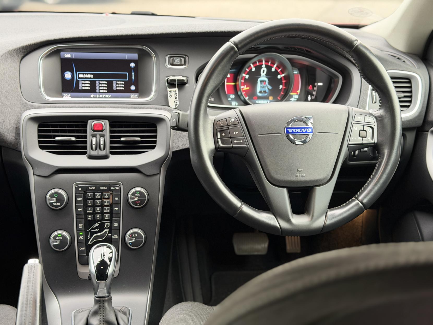 Volvo V40 1.6 T4 SE Hatchback 5dr Petrol Powershift Euro 5 (s/s) (180 ps)