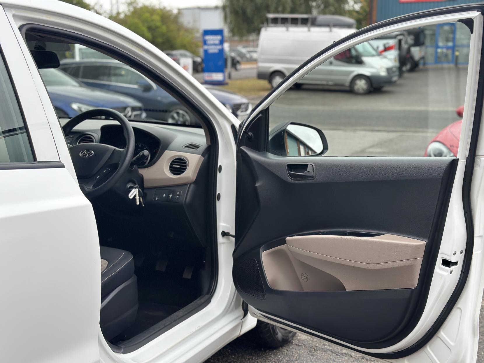 Hyundai i10 1.0 S Air Hatchback 5dr Petrol Manual Euro 6 (66 ps)