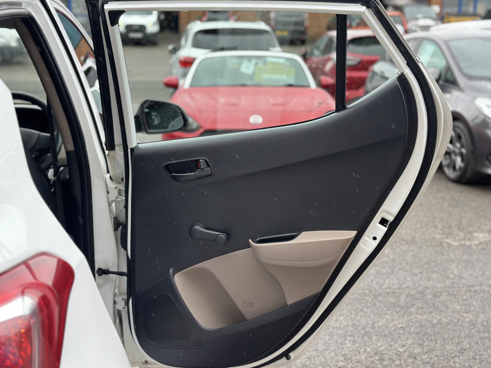 Hyundai i10 1.0 S Air Hatchback 5dr Petrol Manual Euro 6 (66 ps)