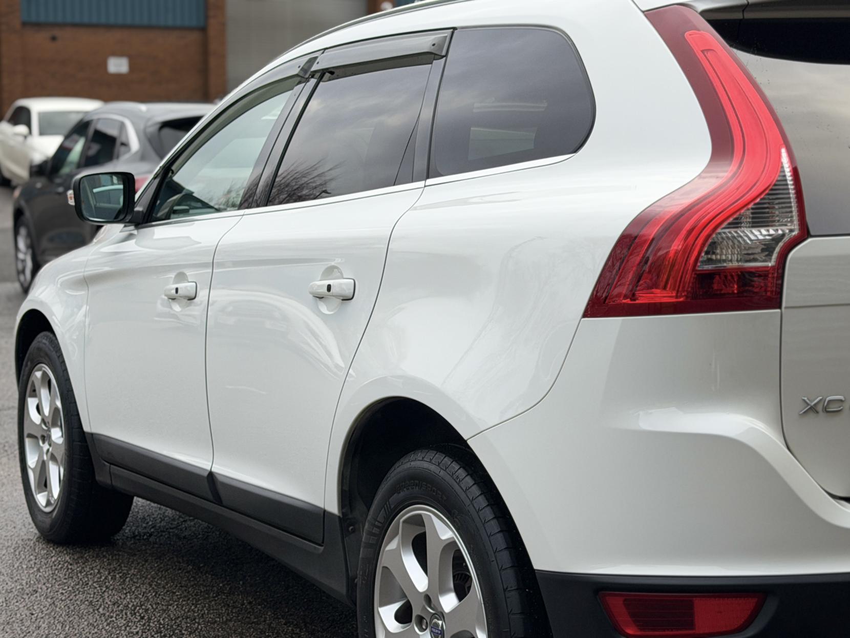 Volvo XC60 2.0 T5 SE Lux Nav SUV 5dr Petrol Auto Euro 6 (s/s) (245 ps)
