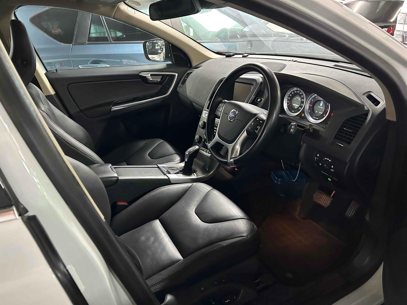 Volvo XC60 2.0 T5 SE Lux Nav SUV 5dr Petrol Auto Euro 6 (s/s) (245 ps)