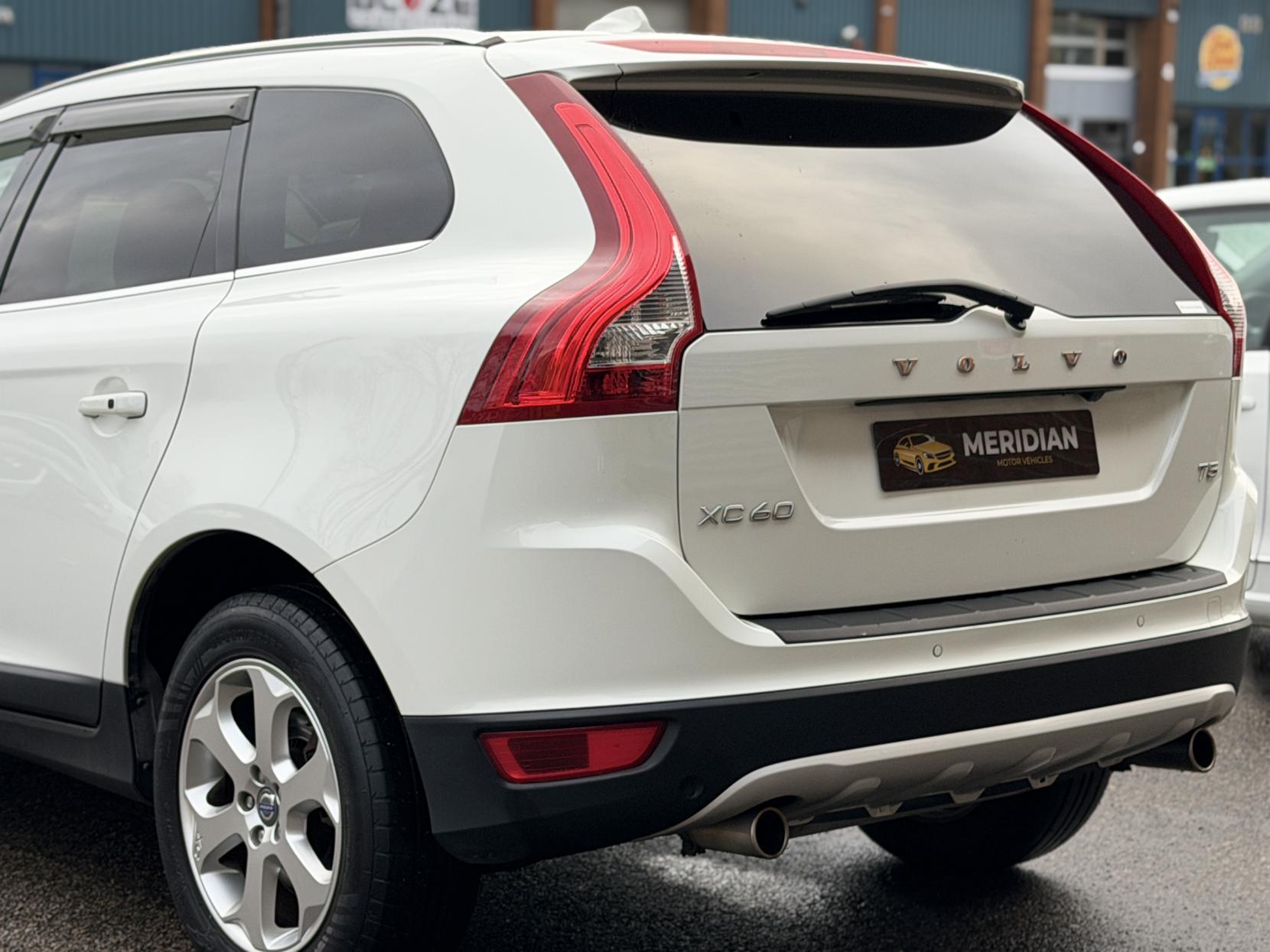 Volvo XC60 2.0 T5 SE Lux Nav SUV 5dr Petrol Auto Euro 6 (s/s) (245 ps)