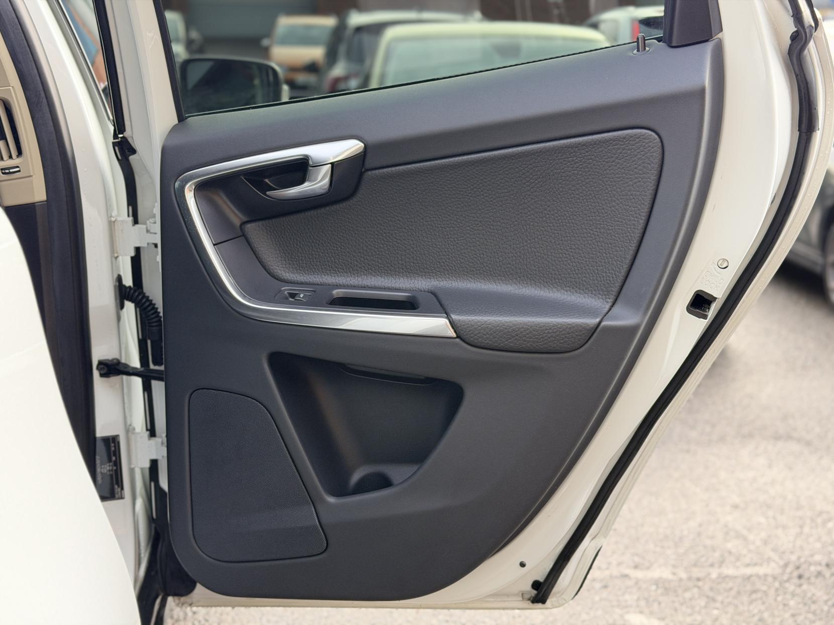 Volvo XC60 2.0 T5 SE Lux Nav SUV 5dr Petrol Auto Euro 6 (s/s) (245 ps)