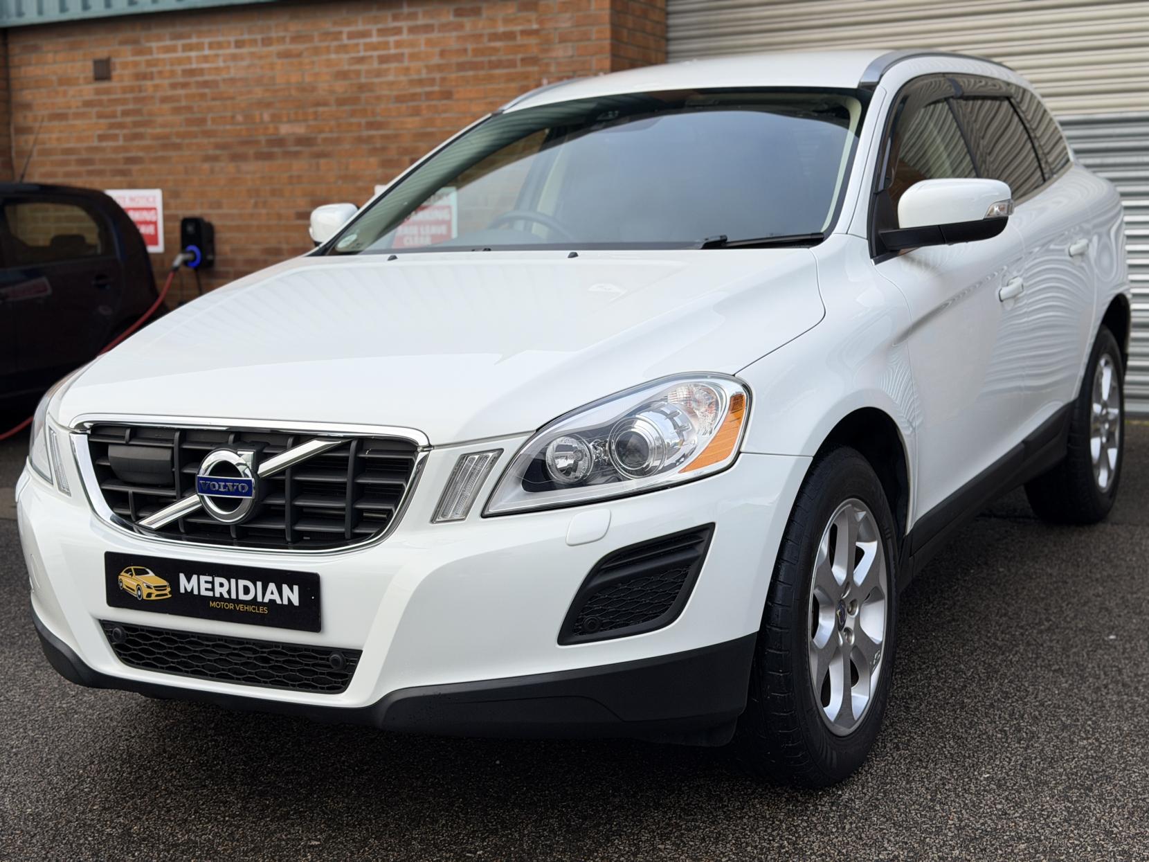 Volvo XC60 2.0 T5 SE Lux Nav SUV 5dr Petrol Auto Euro 6 (s/s) (245 ps)
