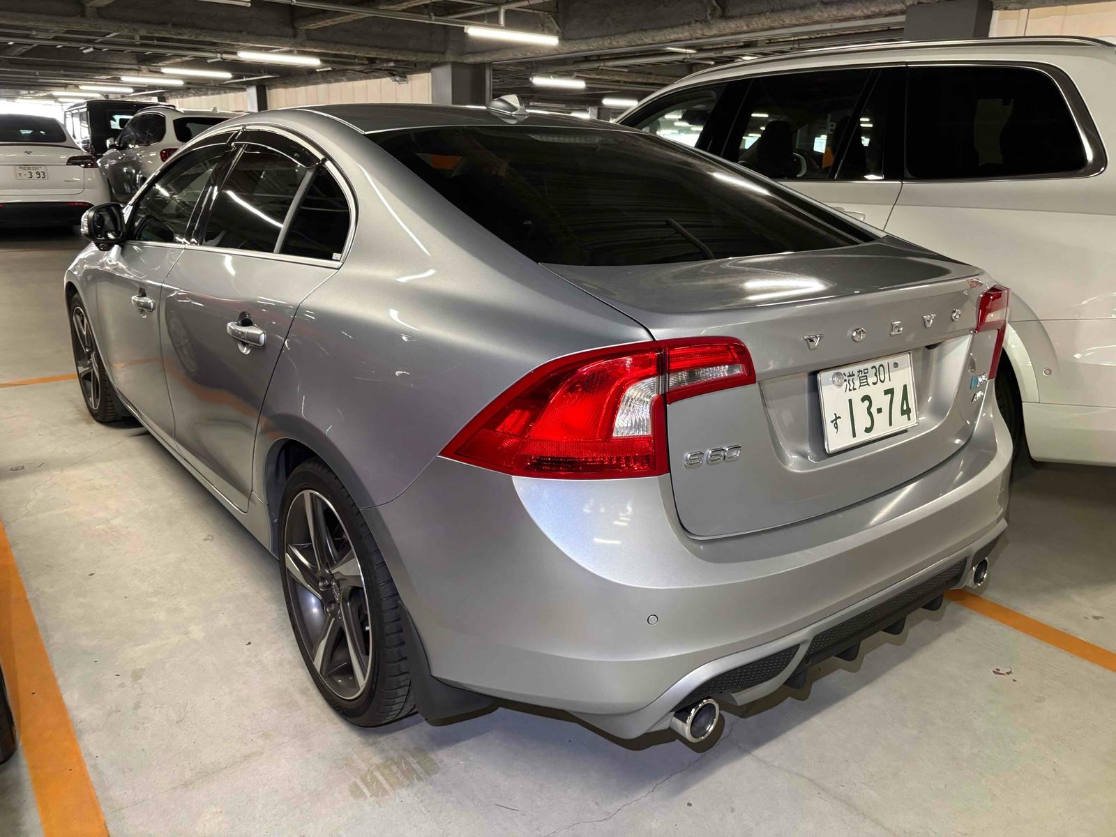 Volvo S60 3.0 T6 R-Design Lux Nav Saloon 4dr Petrol Geartronic AWD Euro 5 (304 ps)