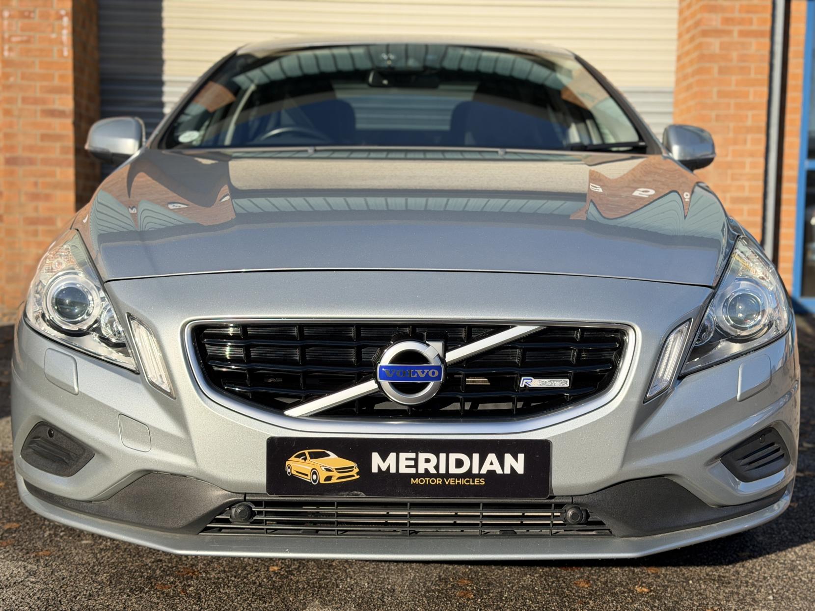 Volvo S60 3.0 T6 R-Design Lux Nav Saloon 4dr Petrol Geartronic AWD Euro 5 (304 ps)