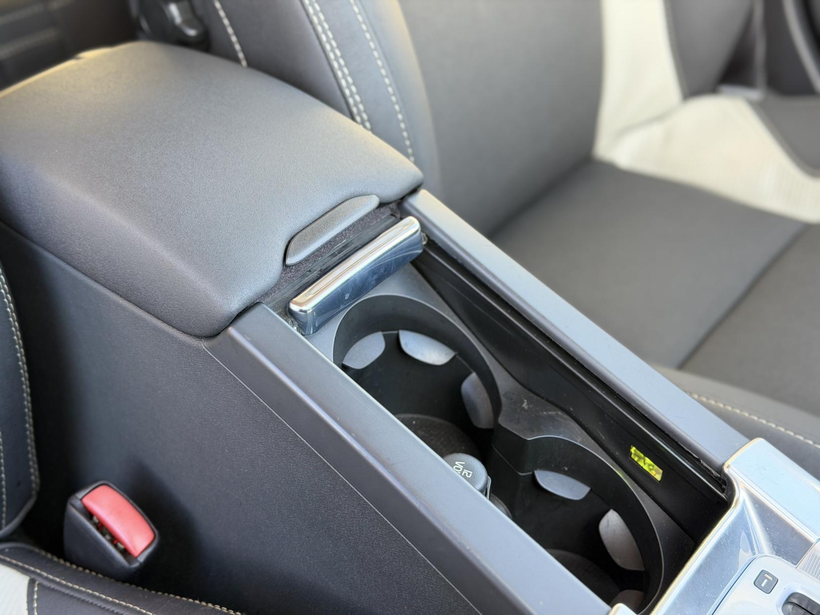 Volvo S60 3.0 T6 R-Design Lux Nav Saloon 4dr Petrol Geartronic AWD Euro 5 (304 ps)