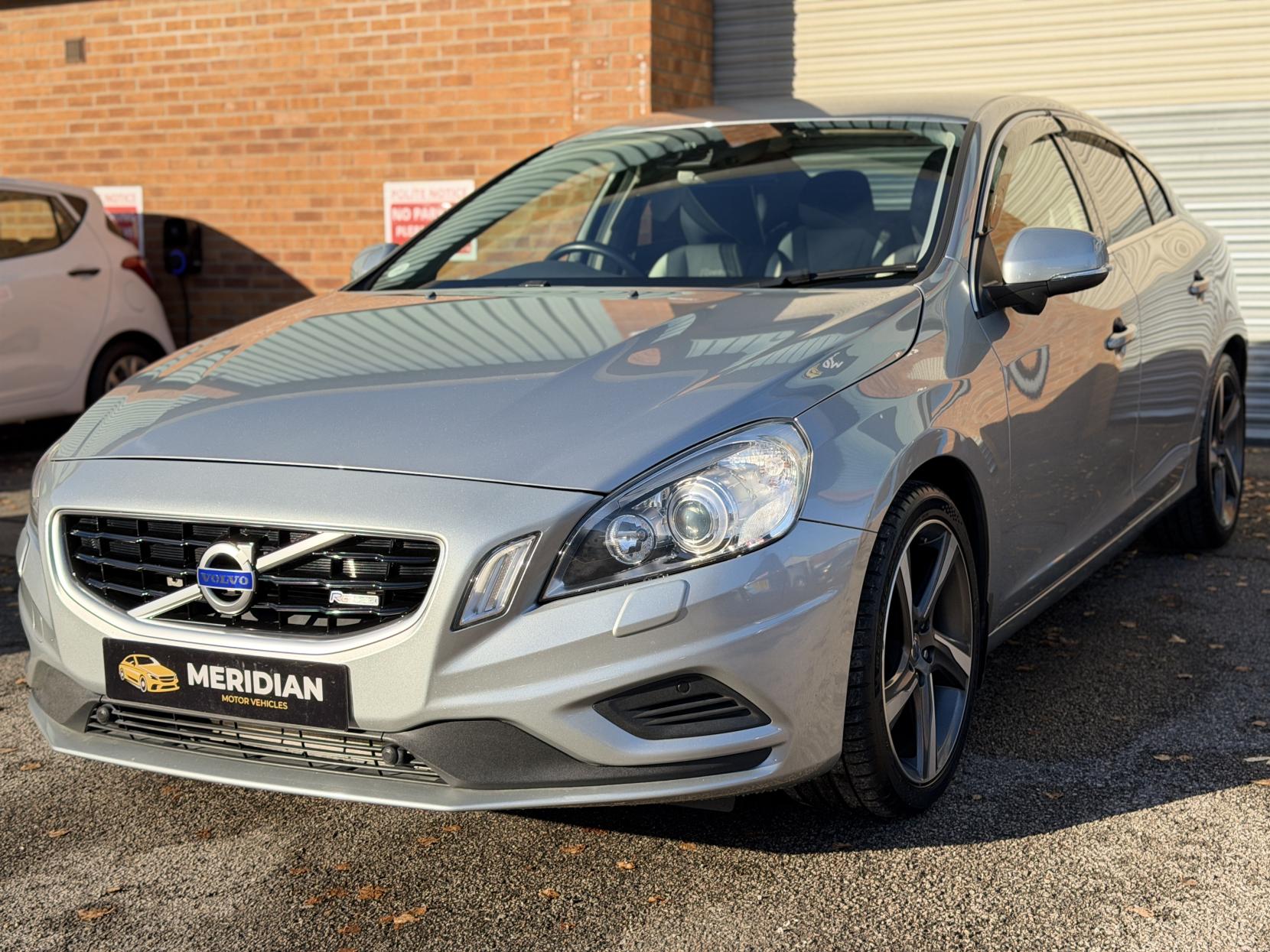 Volvo S60 3.0 T6 R-Design Lux Nav Saloon 4dr Petrol Geartronic AWD Euro 5 (304 ps)