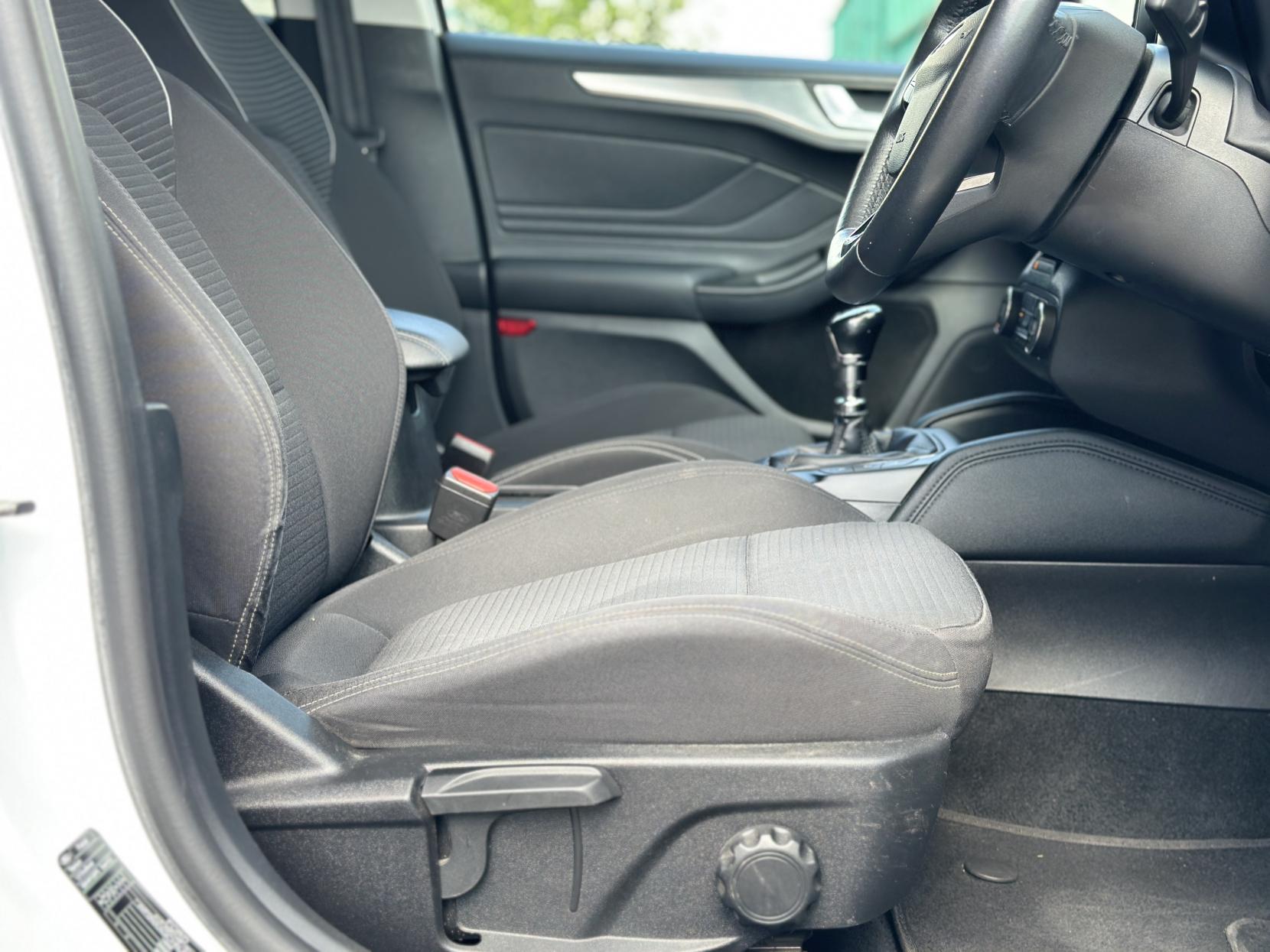 Ford Focus 1.0T EcoBoost Titanium Hatchback 5dr Petrol Manual Euro 6 (s/s) (125 ps)