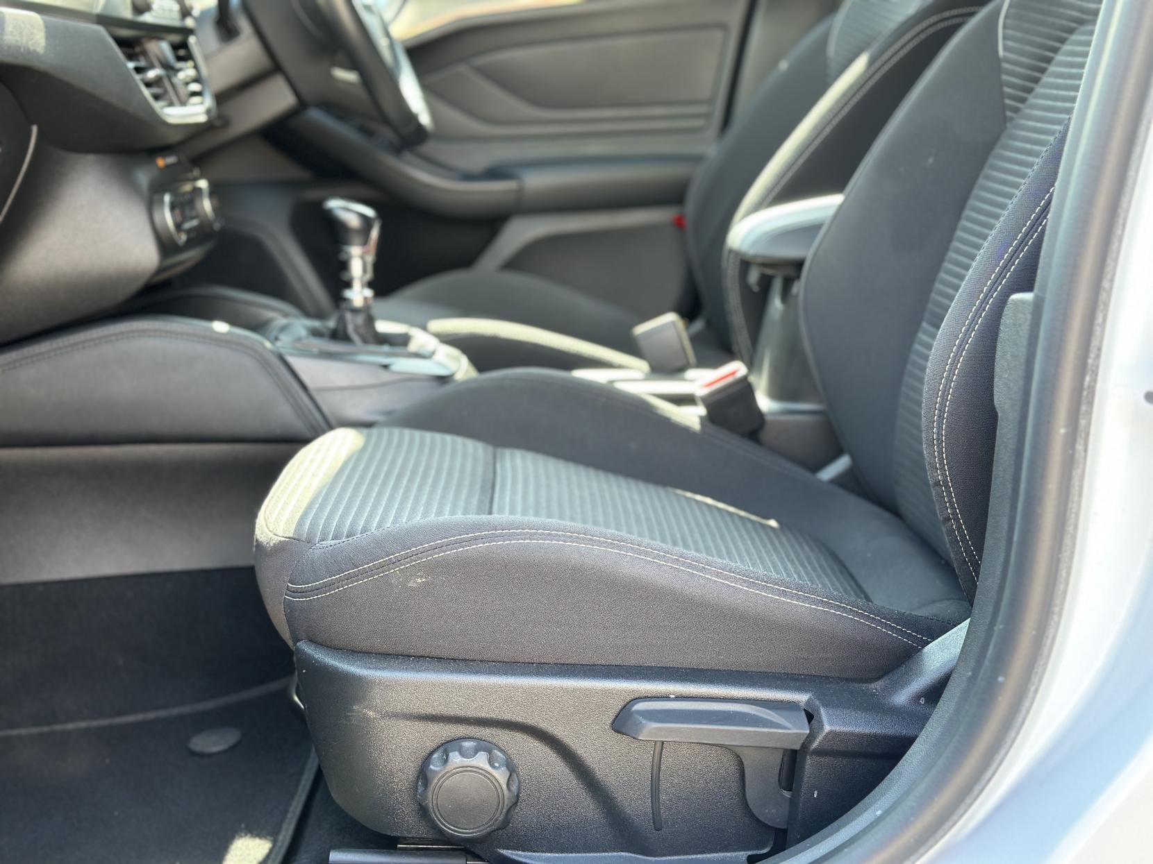 Ford Focus 1.0T EcoBoost Titanium Hatchback 5dr Petrol Manual Euro 6 (s/s) (125 ps)