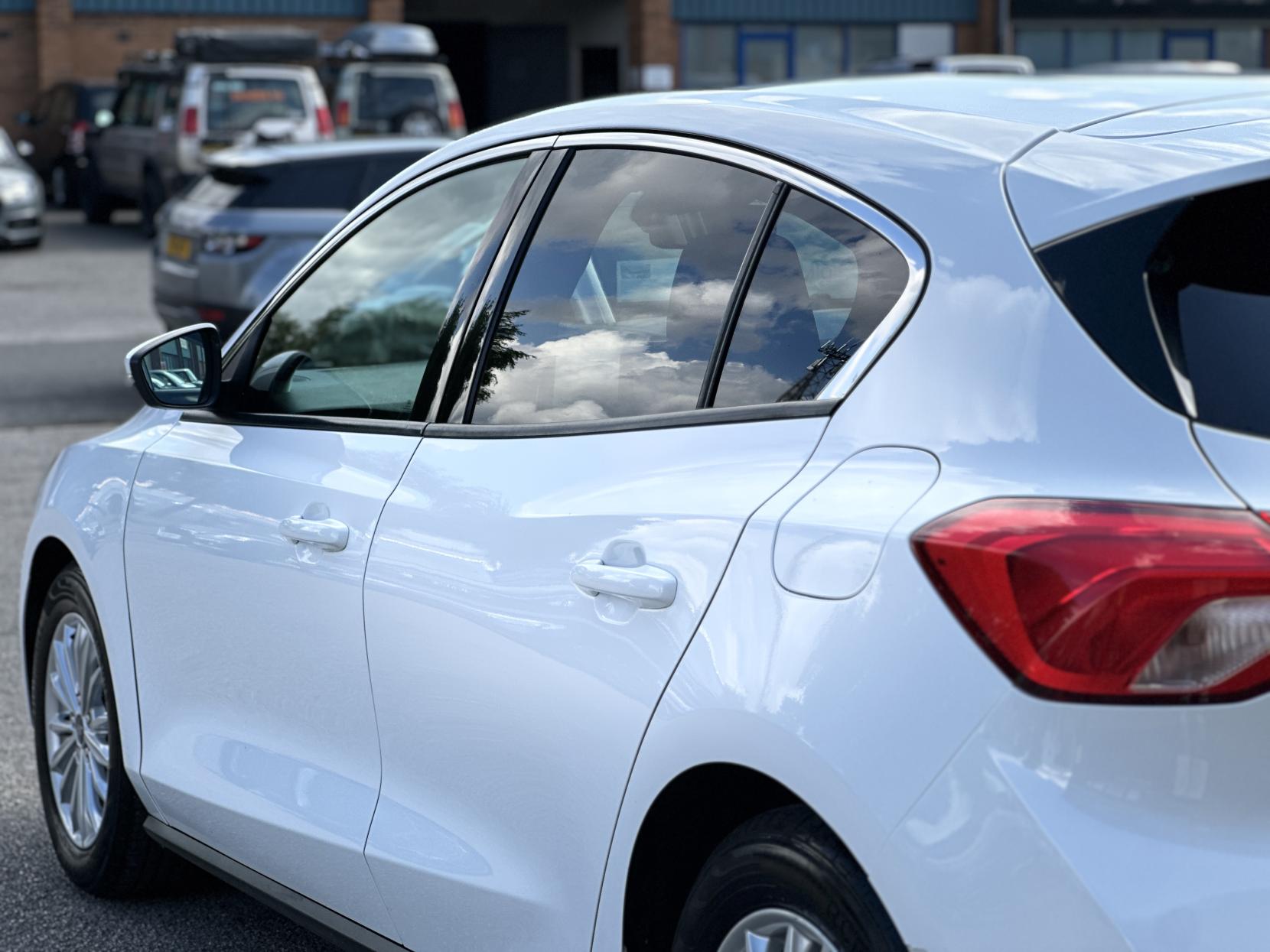 Ford Focus 1.0T EcoBoost Titanium Hatchback 5dr Petrol Manual Euro 6 (s/s) (125 ps)