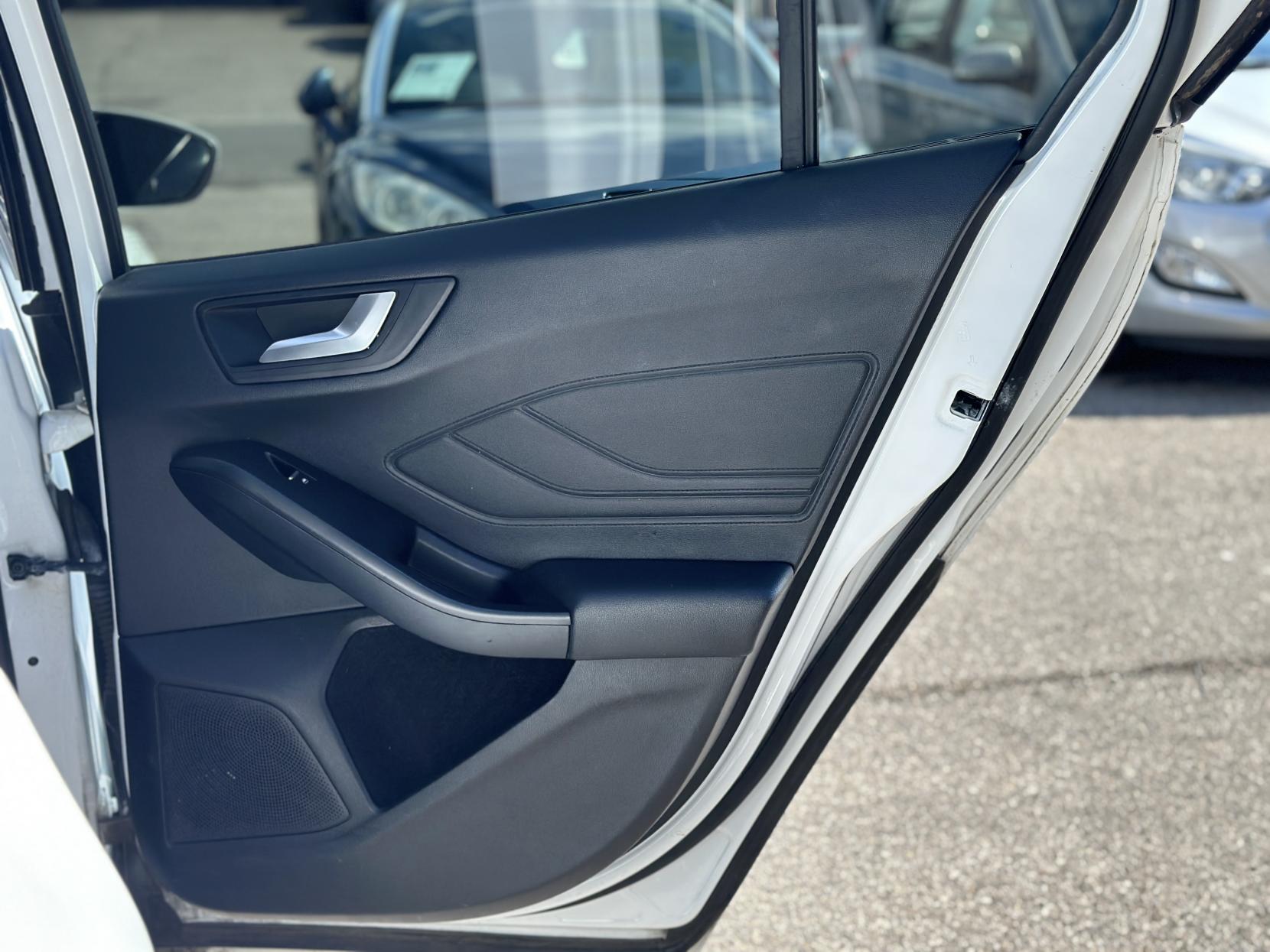 Ford Focus 1.0T EcoBoost Titanium Hatchback 5dr Petrol Manual Euro 6 (s/s) (125 ps)