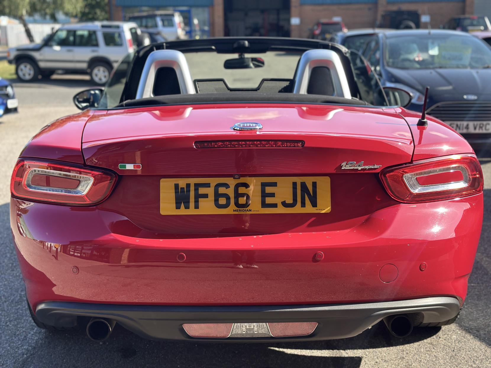 Fiat 124 Spider 1.4 MultiAir Lusso Convertible 2dr Petrol Euro 6 (140 ps)