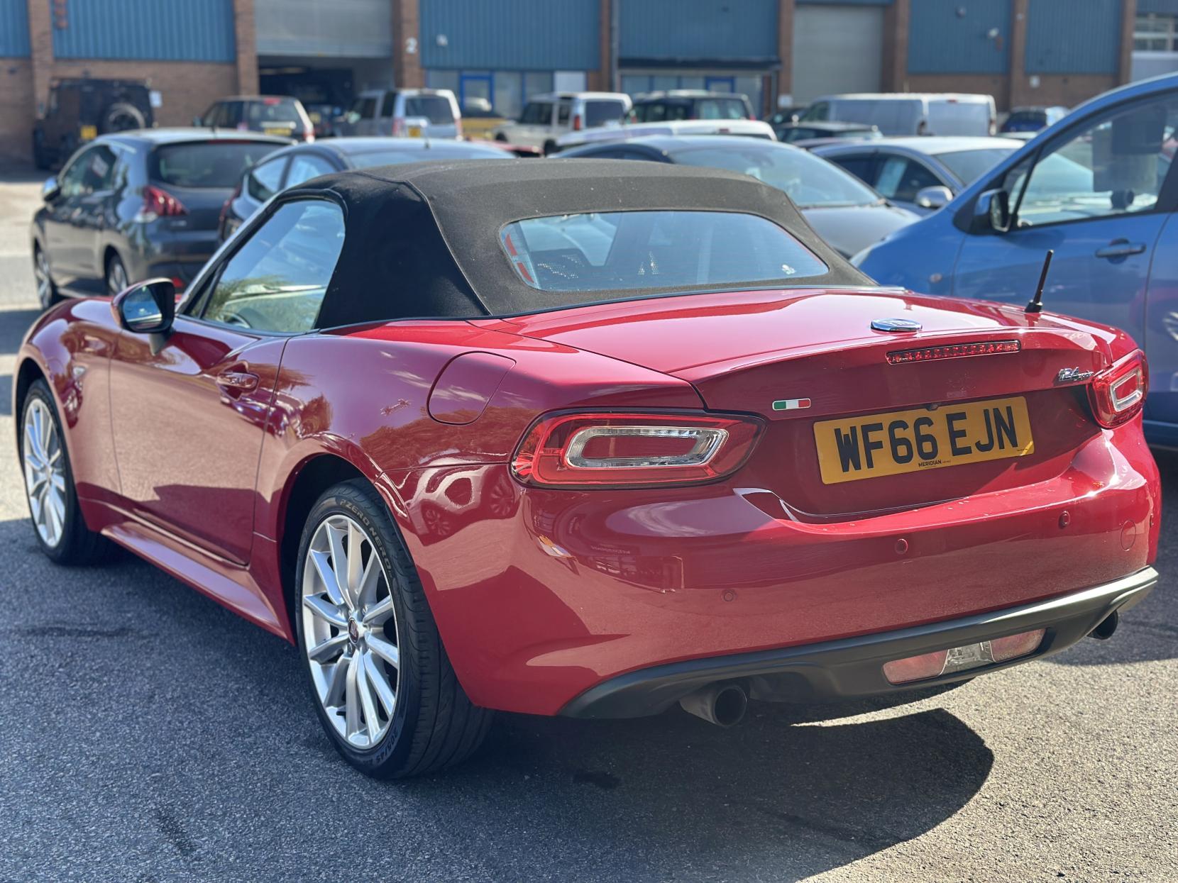 Fiat 124 Spider 1.4 MultiAir Lusso Convertible 2dr Petrol Euro 6 (140 ps)