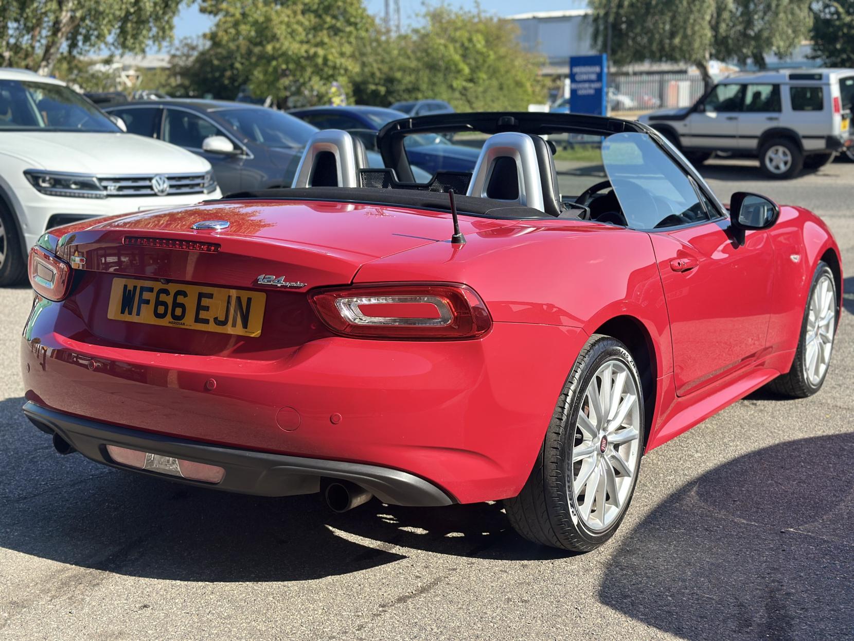 Fiat 124 Spider 1.4 MultiAir Lusso Convertible 2dr Petrol Euro 6 (140 ps)