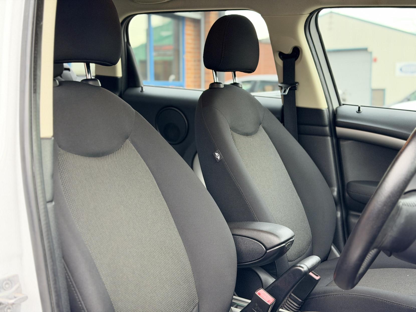 MINI Countryman 2.0 Cooper D SUV 5dr Diesel Auto Euro 5 (112 ps)