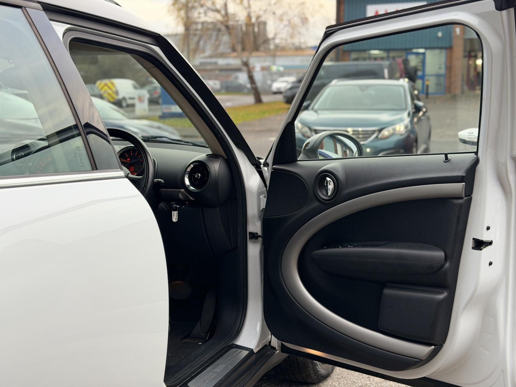 MINI Countryman 2.0 Cooper D SUV 5dr Diesel Auto Euro 5 (112 ps)