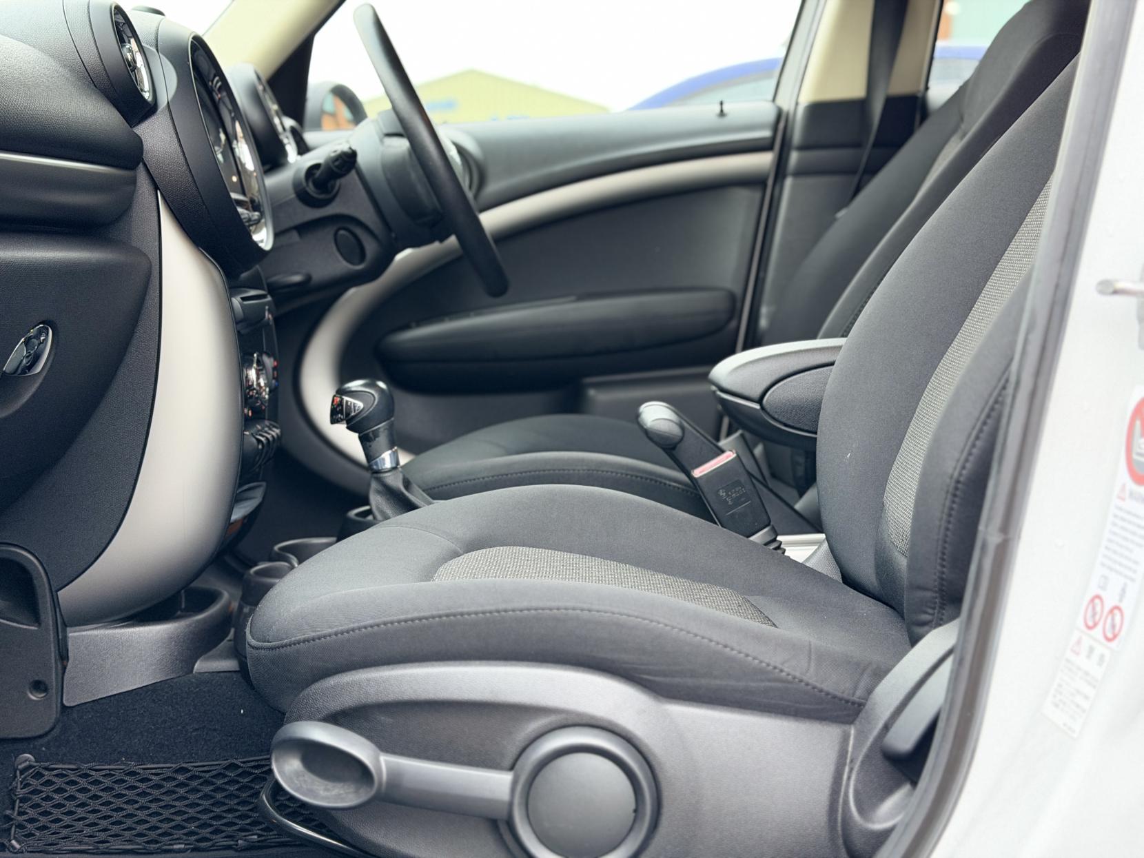 MINI Countryman 2.0 Cooper D SUV 5dr Diesel Auto Euro 5 (112 ps)