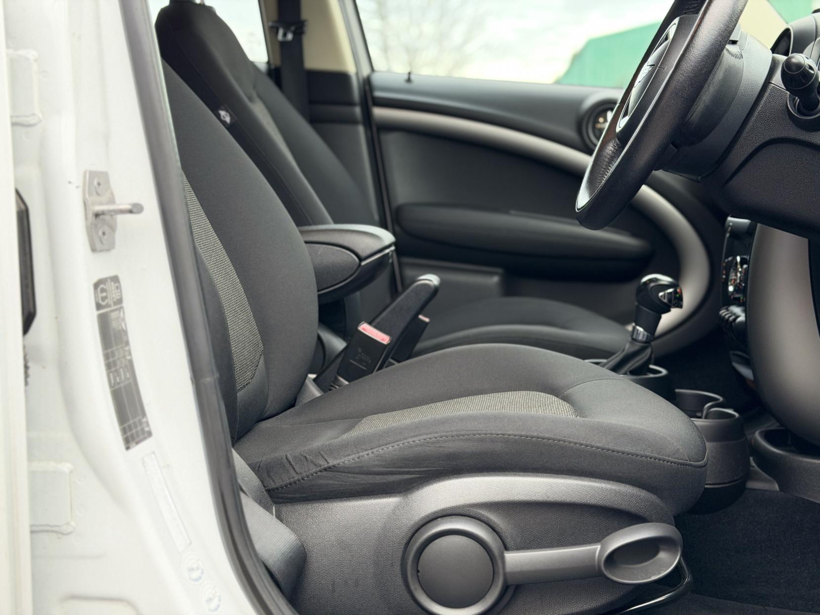 MINI Countryman 2.0 Cooper D SUV 5dr Diesel Auto Euro 5 (112 ps)