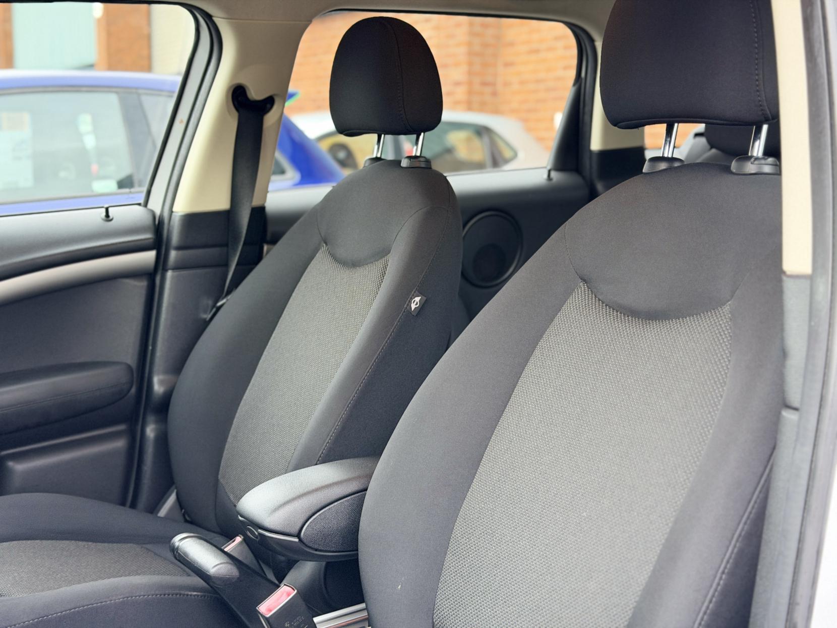 MINI Countryman 2.0 Cooper D SUV 5dr Diesel Auto Euro 5 (112 ps)