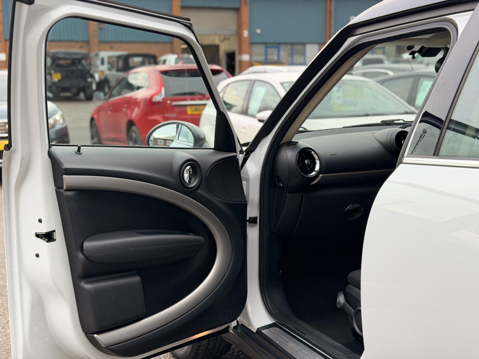 MINI Countryman 2.0 Cooper D SUV 5dr Diesel Auto Euro 5 (112 ps)